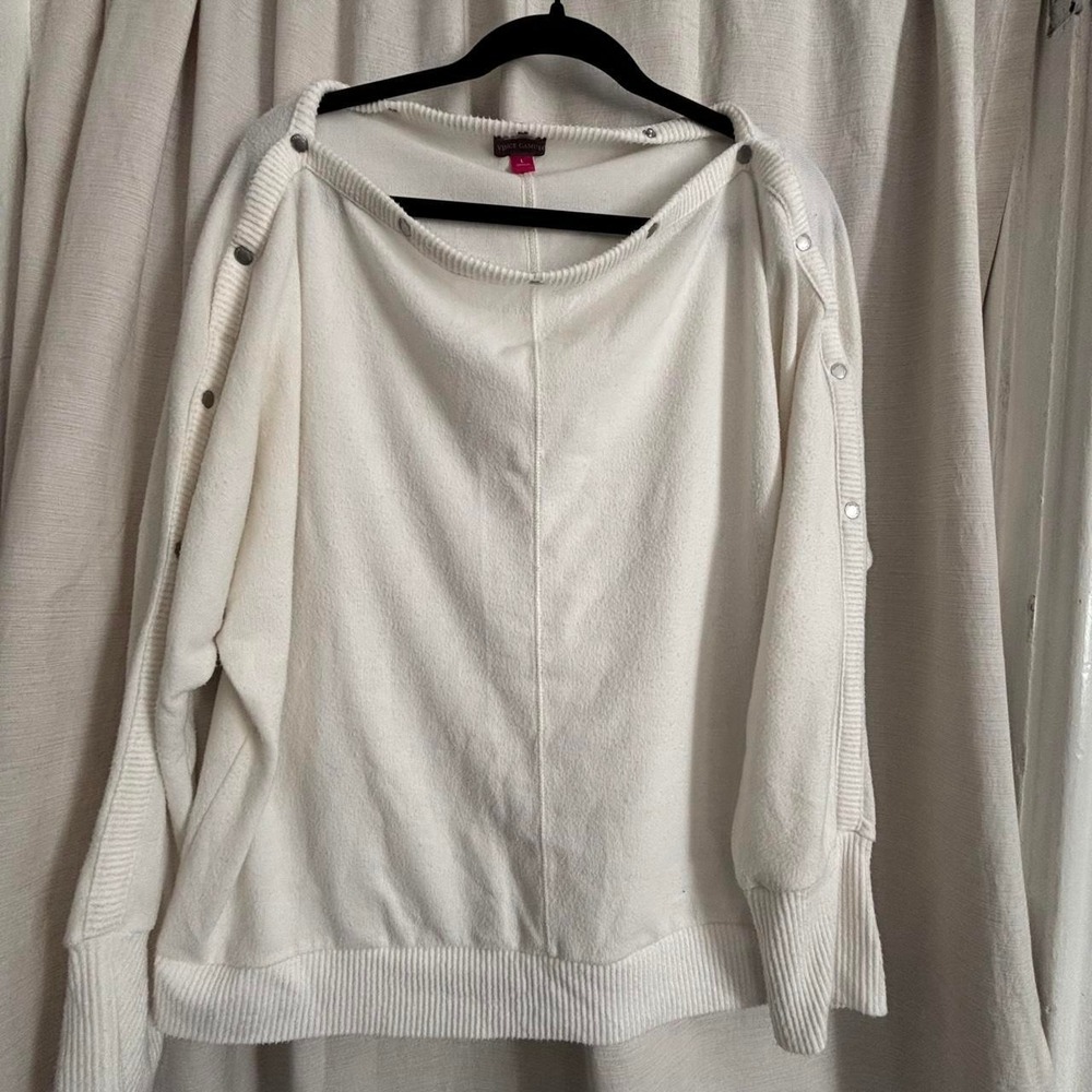 Vince Camuto white boatneck shoulder sweater Size L